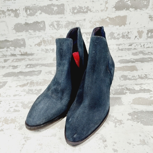 NEW Free People Charm Double V Black Suede Block Heel Ankle Boots O294 - Picture 2 of 14